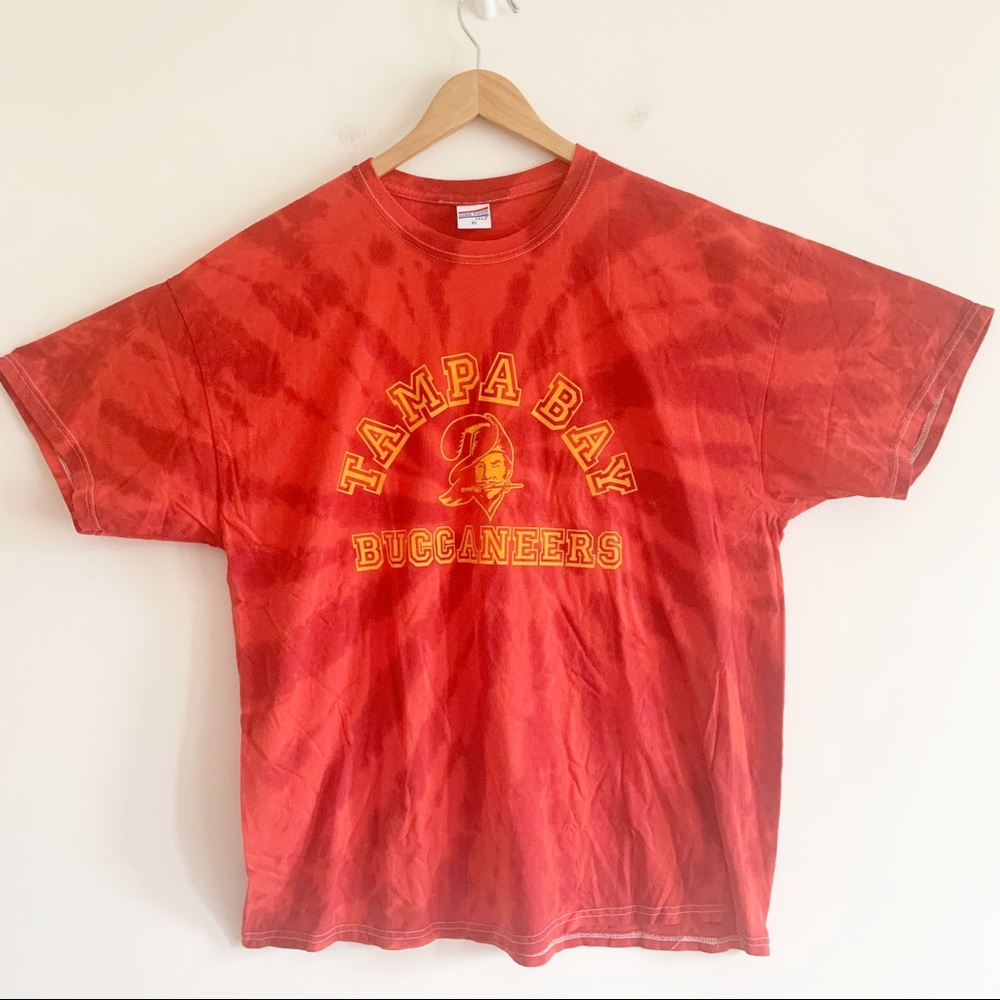 Junk Food LA Tampa Bay Bucs Vintage Logo Red Tie Dye Tee Shirt XL